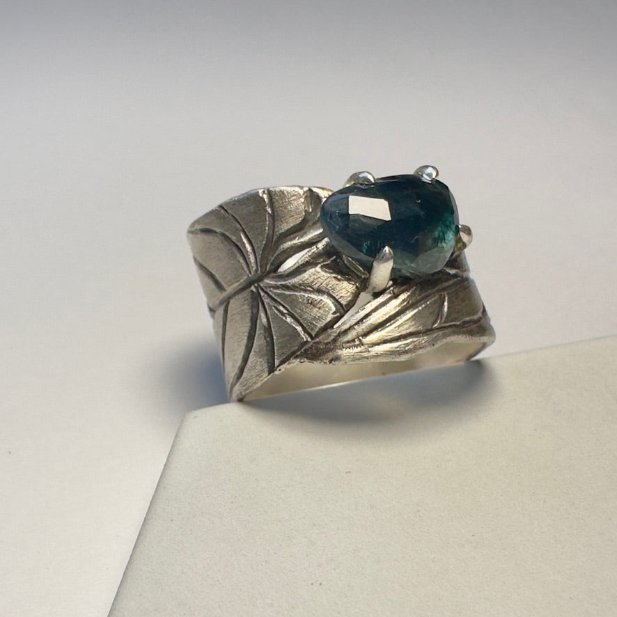 Anthurium Warocqueanum Leaf Ring with Teal Sapphire